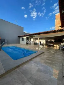 Casa com 4 Quartos à venda, 128m² no Jardim Patrícia, Uberlândia
