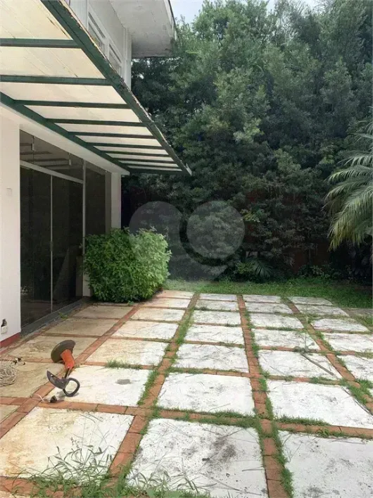 Foto do imóvel - Sobrado para alugar com 1 quarto, 7 banheiros e 7 vagas na garagem próximo à Estação Cidade.