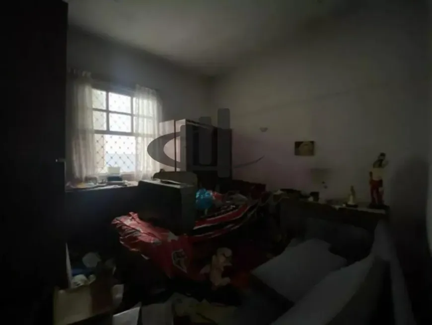 Foto do imóvel - Casa à venda com 3 quartos, 2 banheiros, 2 vagas e aceita animais próximo à Estação São Caetano.