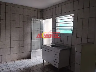 Casa com 2 Quartos para alugar, 50m² no Centro, Guarulhos