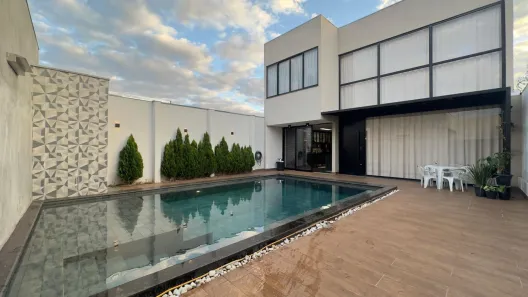 Casa com 3 Quartos à venda, 252m² no Jardim Brasília, Uberlândia