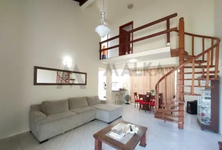 Casa com 3 Quartos para alugar, 174m² no Coqueiros, Florianópolis