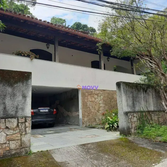 Foto do imóvel - Casa de condomínio à venda com 6 quartos, 2 suítes, 194 m², 4 banheiros e 5 vagas em