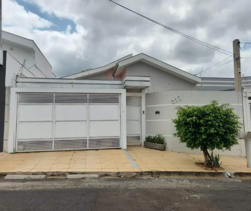 Foto do imóvel - Casa à venda com 2 quartos, 1 suíte, 130 m² e 2 banheiros em