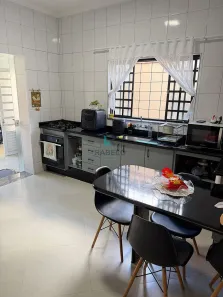 Sobrado com 4 Quartos à venda, 10m² no Vila Nunes, Lorena