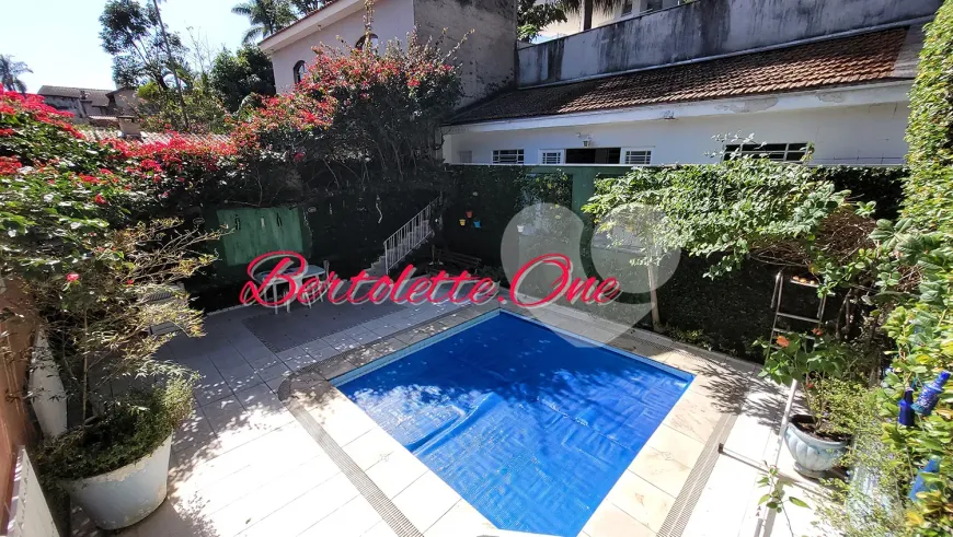 Foto do imóvel - Sobrado à venda com 3 quartos, 3 suítes, 325 m², 7 banheiros e 4 vagas na garagem em