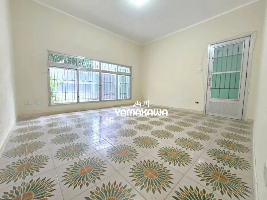 Foto do imóvel - Casa à venda com 2 quartos, 2 banheiros, 3 vagas na garagem e quintal aceita animais em