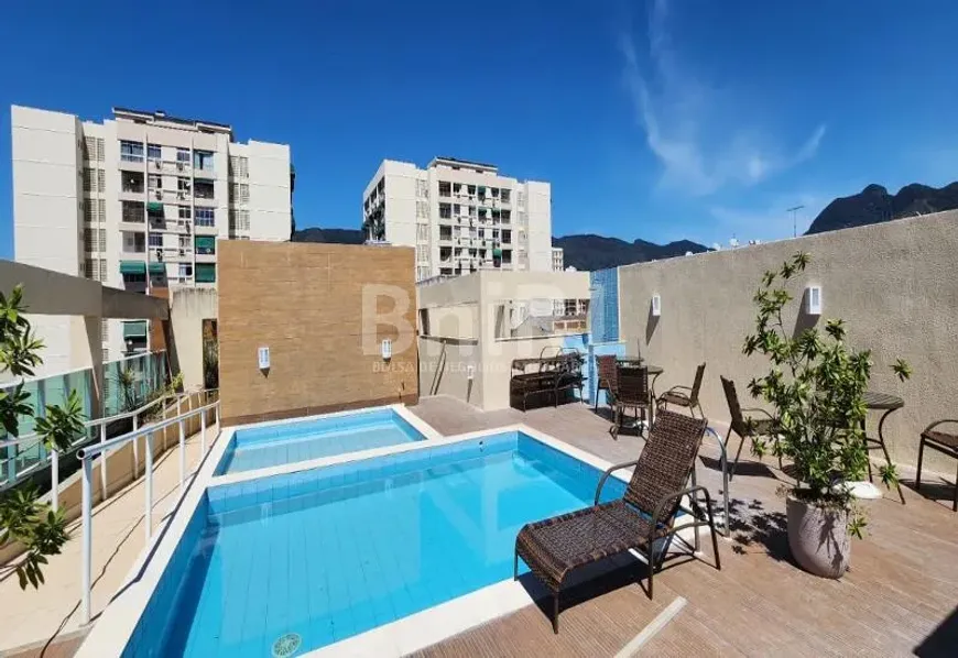 Foto do imóvel - Apartamento à venda com 3 quartos, 1 suíte, 2 banheiros, 95 m², 2 vagas, condomínio com piscina.