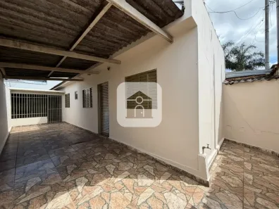 Casa com 2 Quartos para alugar, 64m² no Pacaembu, Uberlândia