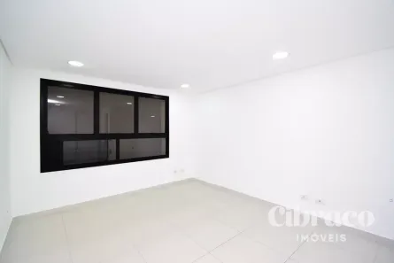 Conjunto Comercial / Sala para alugar, 32m² no Centro, Curitiba