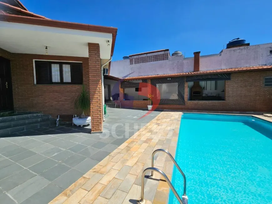 Foto do imóvel - Casa à venda com 2 quartos, 2 banheiros, 420 m², 4 vagas e churrasqueira no condomínio em