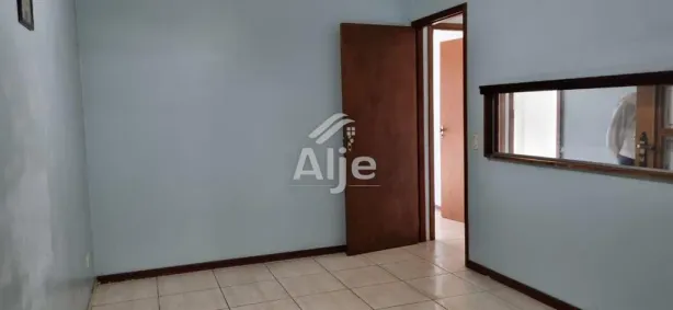Casa Comercial à venda, 74m² no Centro, Marília