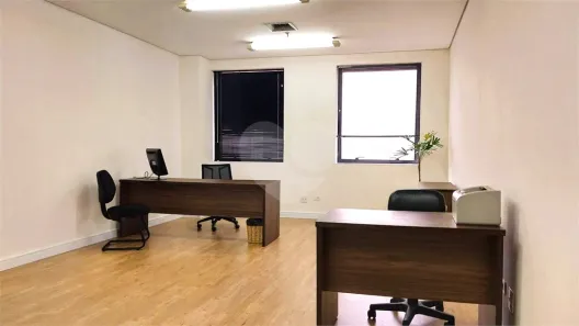 Conjunto Comercial / Sala à venda, 33m² no Cidade Monções, São Paulo