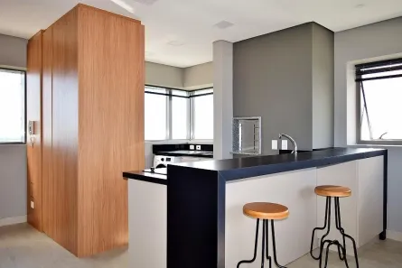 Apartamento com 2 Quartos para alugar, 115m² no Centro, Curitiba