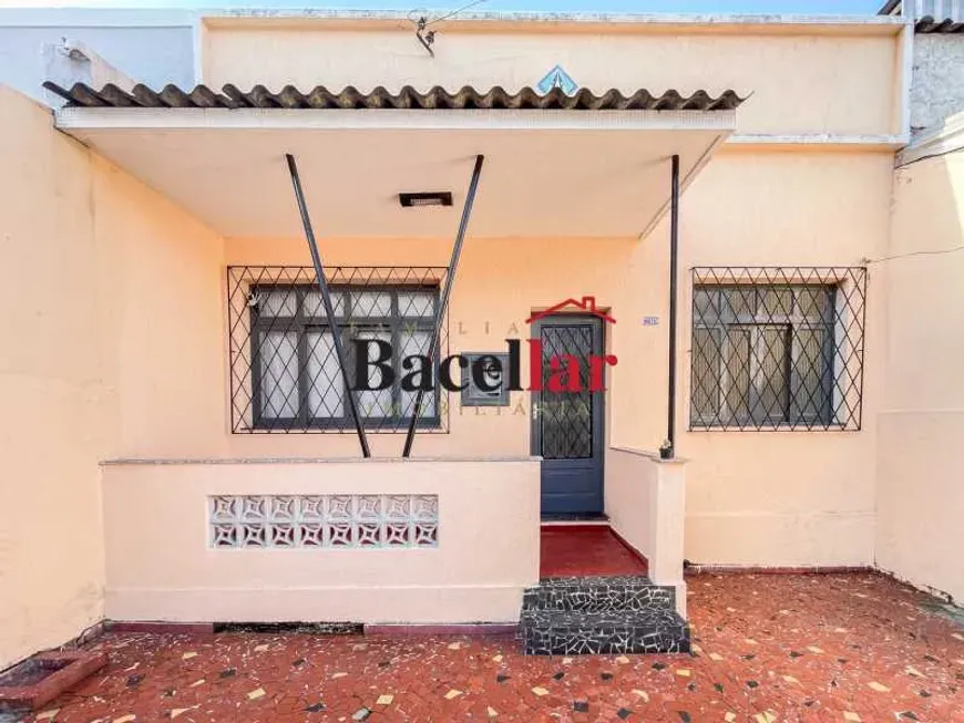 Foto do imóvel - Casa à venda com 2 quartos, 1 banheiro, 1 vaga na garagem e varanda próxima à Estação Piedade.
