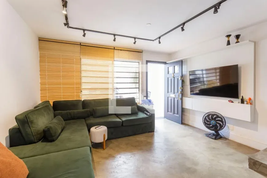 Foto do imóvel - Casa à venda com 2 quartos, 2 suítes, mobiliado, 2 banheiros e 2 vagas na garagem próximo à.