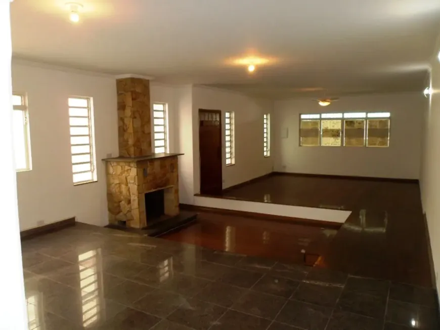 Foto do imóvel - Casa para alugar com 4 quartos, sendo 4 suítes, 6 banheiros, 4 vagas na garagem e condomínio.