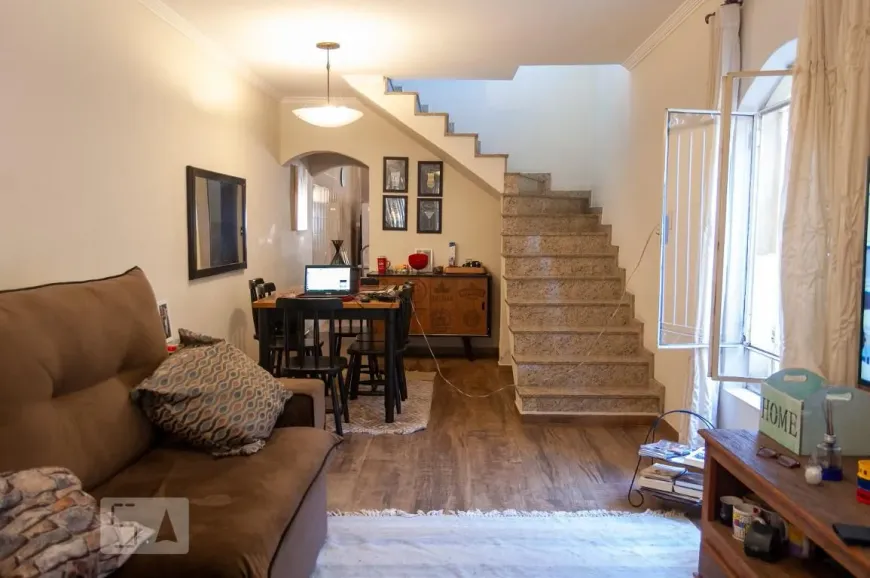Foto do imóvel - Casa à venda com 3 quartos, 1 suíte, 150 m², 2 banheiros e 2 vagas na garagem em