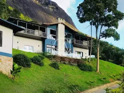Casa com 5 Quartos para alugar, 1060m² no Samambaia, Petrópolis