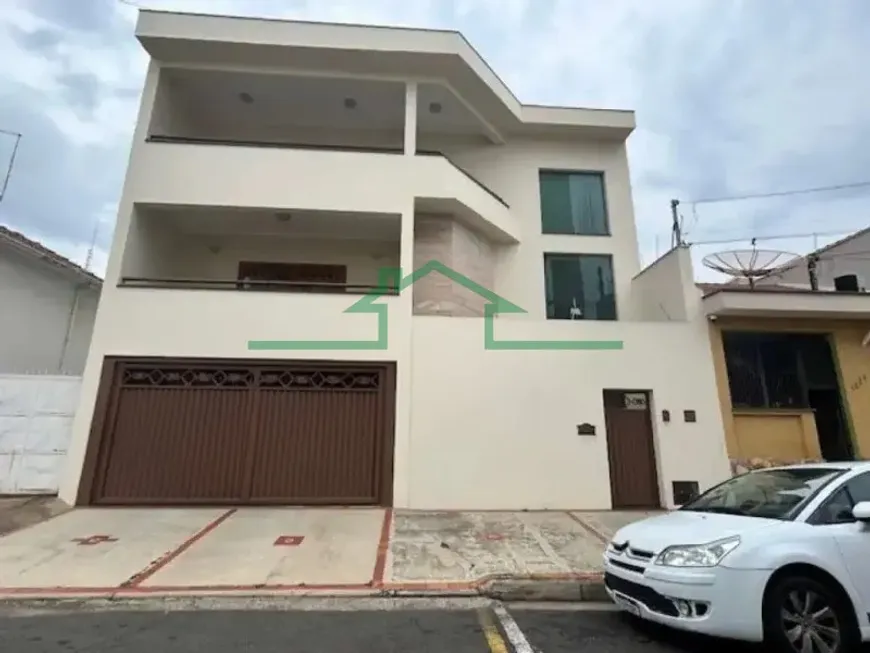 Foto do imóvel - Casa de condomínio para alugar com 3 quartos, 1 suíte, 3 banheiros, 258 m² e 3 vagas em