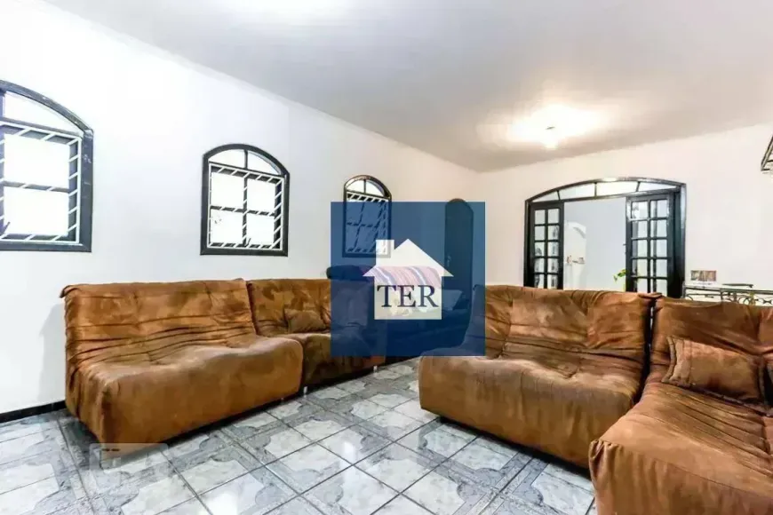Foto do imóvel - Sobrado à venda com 4 quartos, 1 suíte, 400 m², 4 banheiros e 4 vagas na garagem em