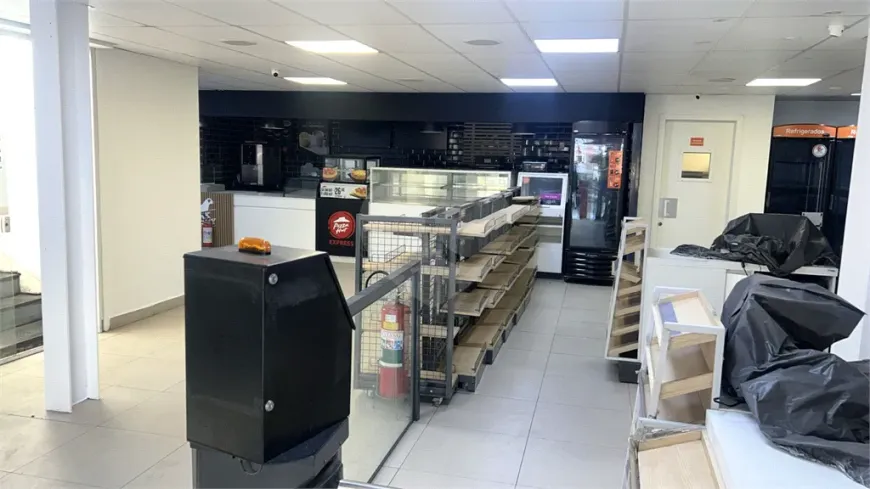 Foto do imóvel - Ponto comercial/lojabox para alugar com 200 m², 3 banheiros e 30 vagas na garagem próximo ao.