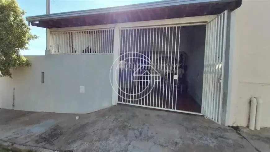 Foto do imóvel - Casa à venda com 3 quartos, 1 banheiro e 2 vagas na garagem em