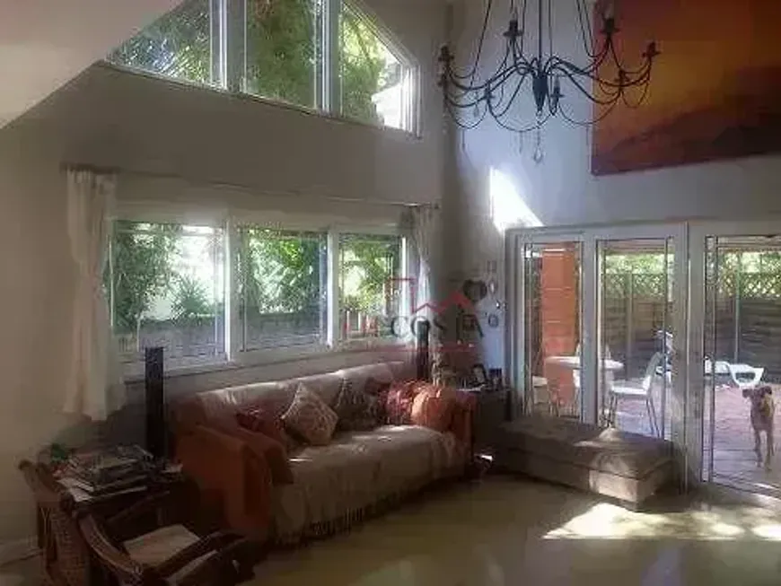 Foto do imóvel - Casa para comprar com 255 m², 4 quartos, 1 banheiro, 2 vagas