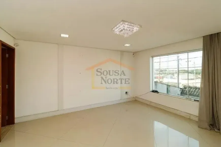 Foto do imóvel - Sobrado à venda com 3 quartos, 3 suítes, 260 m², 6 banheiros e 4 vagas na garagem em