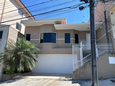 Casa com 3 Quartos à venda, 190m² no Centro, Ponta Grossa