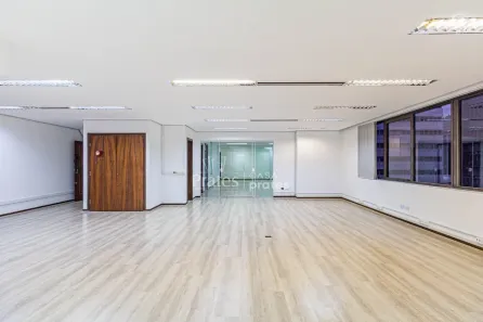 Conjunto Comercial / Sala à venda, 97m² no Centro, Curitiba