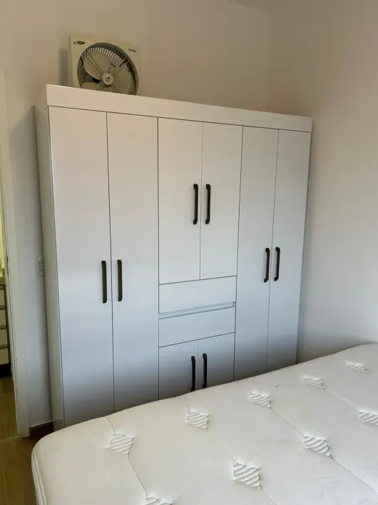 Foto do imóvel - Apartamento à venda com 1 quarto, 1 suíte, 1 banheiro, de 50 a 52 m², mobiliado e com varanda.