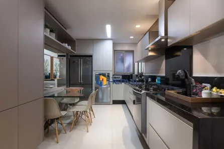 Apartamento com 3 Quartos à venda, 177m² no Zona 07, Maringá