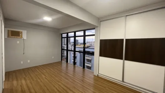 Conjunto Comercial / Sala à venda, 46m² no Kobrasol, São José