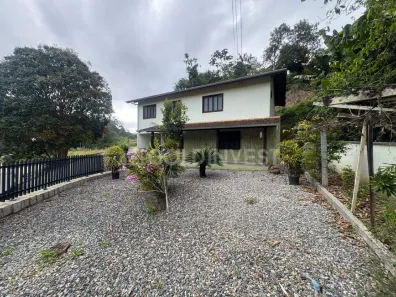 Casa com 3 Quartos para alugar, 176m² no Souza Cruz, Brusque