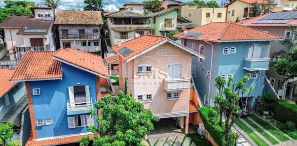 Casa com 3 Quartos à venda, 225m² no Jardim Lambreta, Cotia
