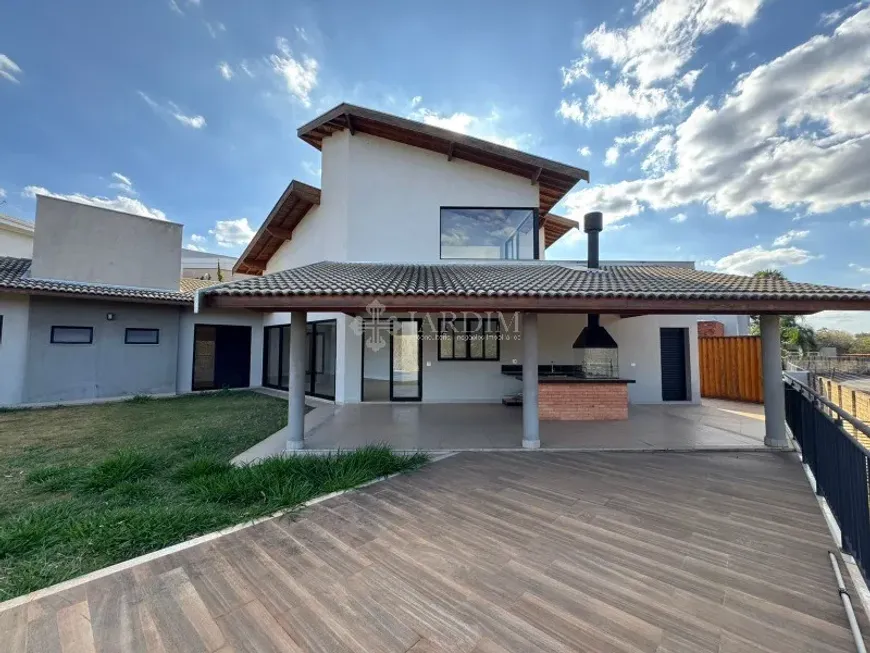 Foto do imóvel - Casa de condomínio para alugar com 3 quartos, 3 suítes, 385 ou 375 m², 5 banheiros e de 3 a 6.