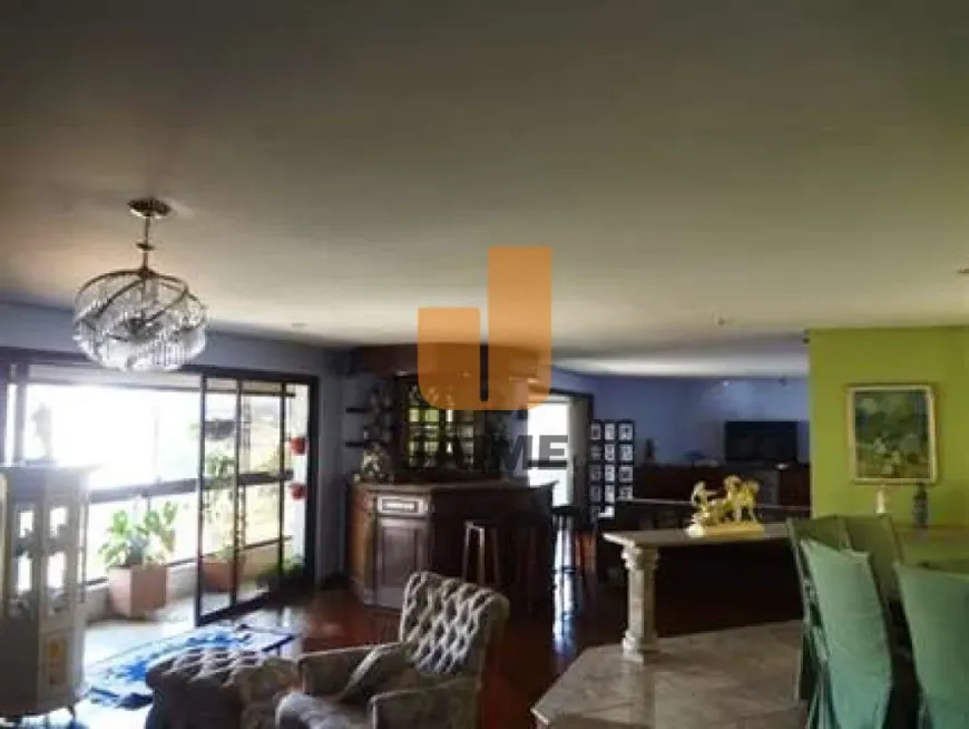 Foto do imóvel - Apartamento para alugar com 4 quartos, 4 suítes, 350 m², 1 banheiro e 4 vagas na garagem em