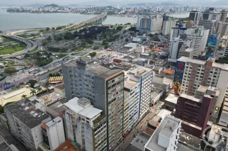 Conjunto Comercial / Sala para alugar, 76m² no Centro, Florianópolis