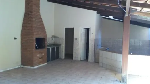 Casa com 3 Quartos à venda, 170m² no Laranjeiras, Uberlândia