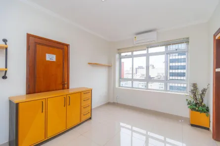 Conjunto Comercial / Sala para alugar, 26m² no Centro, Curitiba