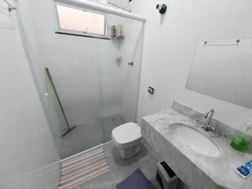 Foto do imóvel - Casa à venda com 4 quartos, 3 banheiros e 3 vagas na garagem em