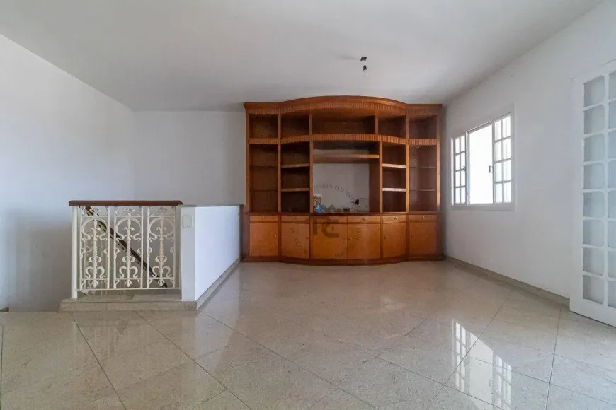 Foto do imóvel - Casa de condomínio para comprar com 241 m², 3 quartos, 4 banheiros, 3 vagas