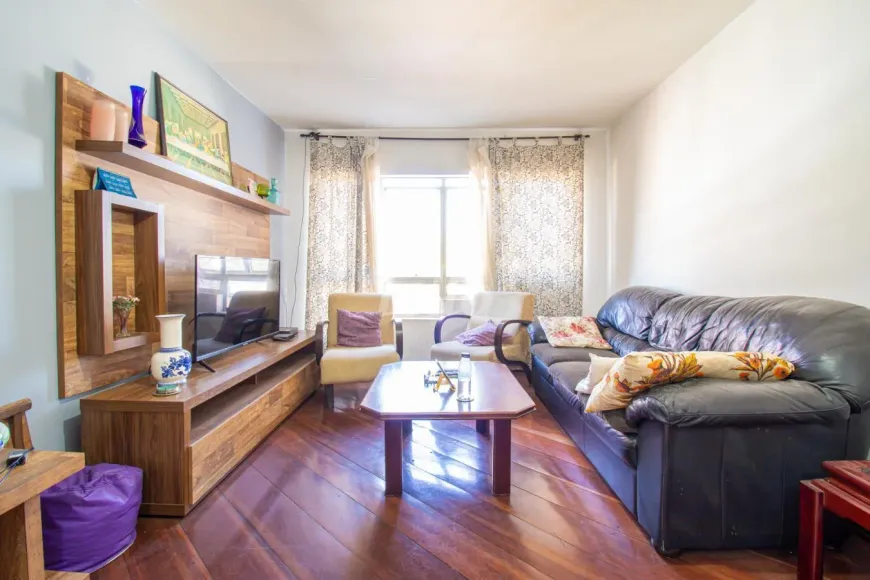 Foto do imóvel - Casa para alugar com 3 quartos, 1 suíte, 179 m², 2 banheiros e 4 vagas na garagem em