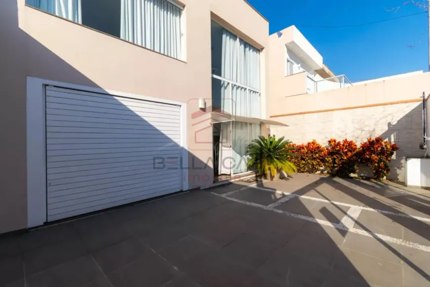 Foto do imóvel - Sobrado à venda com 4 quartos, 4 suítes, 650 m², 4 banheiros e 5 vagas na garagem em
