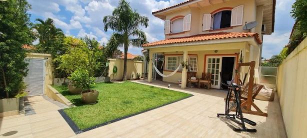Casa de Condomínio com 3 Quartos à venda, 167m² no Jardim Lambreta, Cotia
