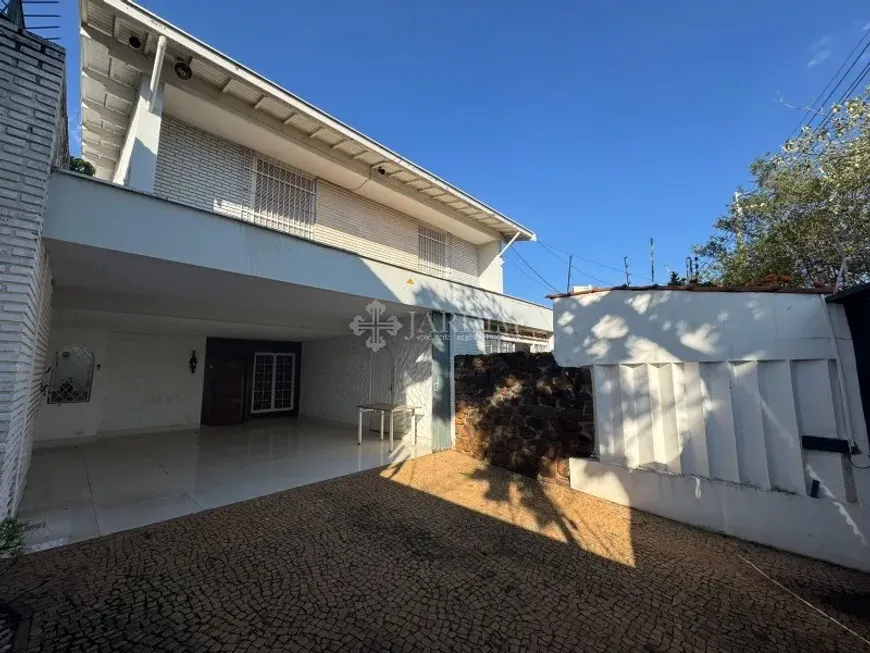 Foto do imóvel - Casa para alugar com 4 quartos, 2 banheiros e 4 vagas na garagem em