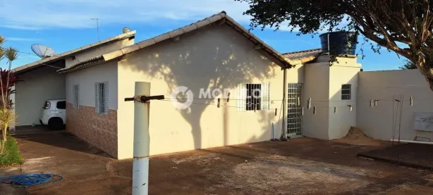 Casa com 3 Quartos à venda, 106m² no Jardim Brasília, Uberlândia