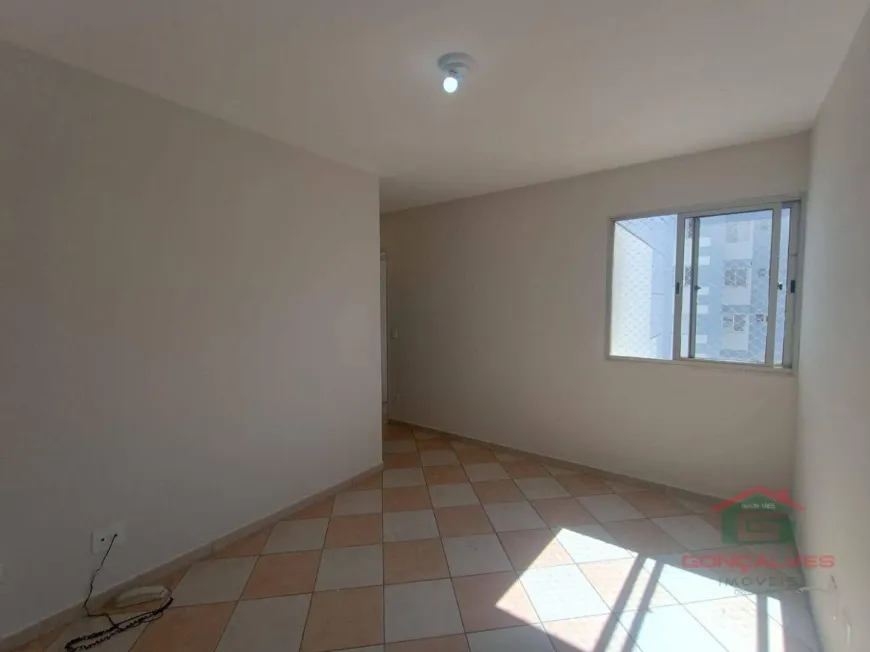 Foto do imóvel - Apartamento para alugar com 2 quartos, 1 banheiro, 1 vaga na garagem e piscina no condomínio em