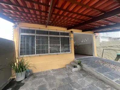 Casa com 5 Quartos para alugar, 220m² no Hipódromo, Recife